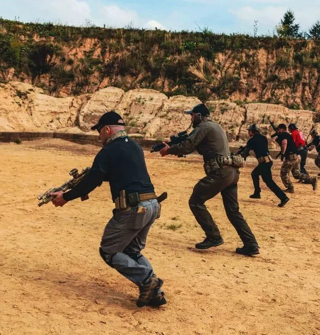 ARES instructor leading a rifle training course